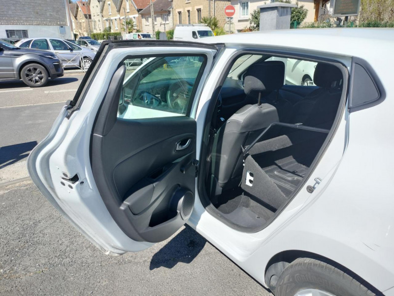 Photo 35 de l'offre de RENAULT CLIO 1.5 ENERGY DCI - 75 SOCIéTé MéDIANAV GPS   CLIM à 9990€ chez Triplo auto
