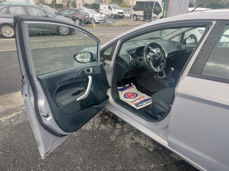 Photo 37 de l'offre de FORD FIESTA 1.4I - 96 TREND PACK CLIM à 7990€ chez Triplo auto