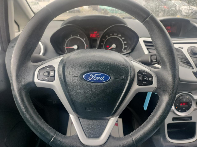 Photo 43 de l'offre de FORD FIESTA 1.4I - 96 TREND PACK CLIM à 7990€ chez Triplo auto