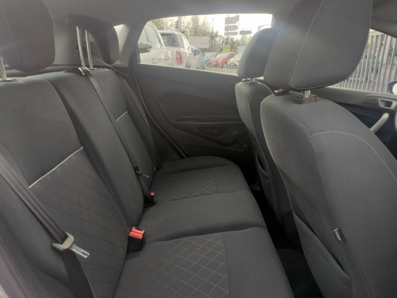 Photo 28 de l'offre de FORD FIESTA 1.4I - 96 TREND PACK CLIM à 7990€ chez Triplo auto