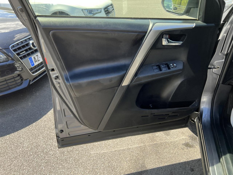 Photo 40 de l'offre de TOYOTA RAV 4 150 D-4D FAP AWD 4X4 LOUNGE GPS   CAMERA AR à 14990€ chez Triplo auto