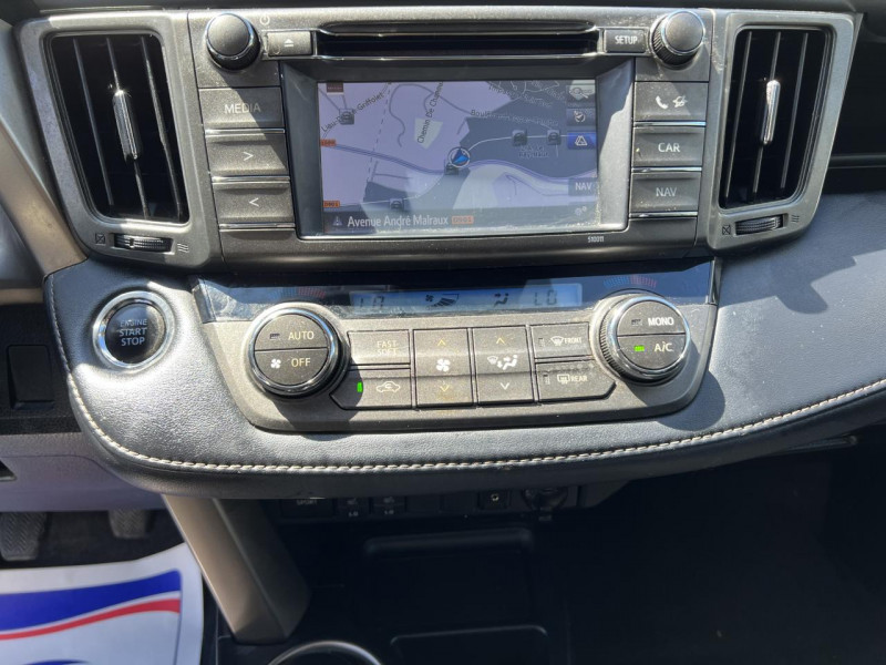 Photo 17 de l'offre de TOYOTA RAV 4 150 D-4D FAP AWD 4X4 LOUNGE GPS   CAMERA AR à 14990€ chez Triplo auto