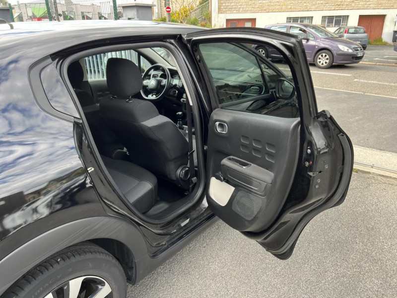 Photo 27 de l'offre de CITROEN C3 1.2 PURETECH - 110 S&S SHINE GPS   CAMERA AR à 14990€ chez Triplo auto