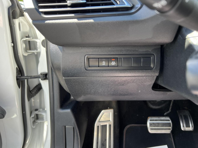 Photo 48 de l'offre de PEUGEOT 308  SW 2.0 BHDI S&S - 150 BVA GT LINE TOIT PANO   GPS   ATTELAGE à 19490€ chez Triplo auto