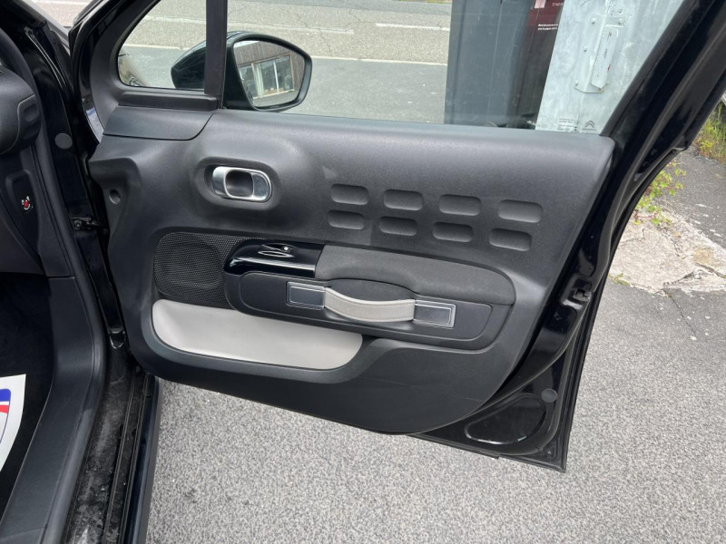 Photo 33 de l'offre de CITROEN C3 1.2 PURETECH - 110 S&S SHINE GPS   CAMERA AR à 14990€ chez Triplo auto