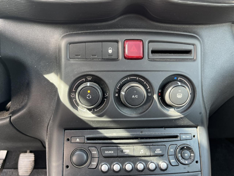 Photo 16 de l'offre de CITROEN C3 PICASSO 1.6 HDI FAP - 90  CONFORT à 7990€ chez Triplo auto