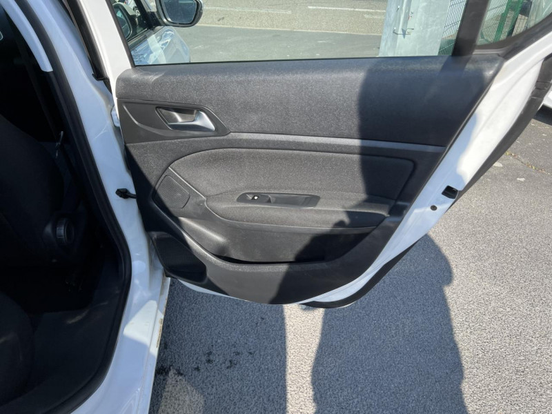 Photo 28 de l'offre de PEUGEOT 308  1.6 BLUEHDI S&S - 120 BUSINESS GPS   CLIM   RADAR AR à 11490€ chez Triplo auto