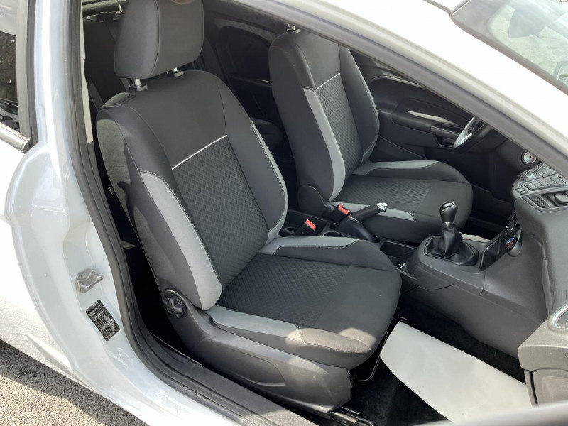 Photo 12 de l'offre de FORD FIESTA 1.25I - 82 TITANIUM CLIM à 11490€ chez Triplo auto