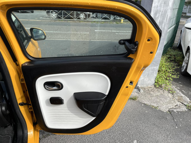 Photo 35 de l'offre de RENAULT TWINGO 1.0 SCE - 75 ZEN CLIM à 11490€ chez Triplo auto