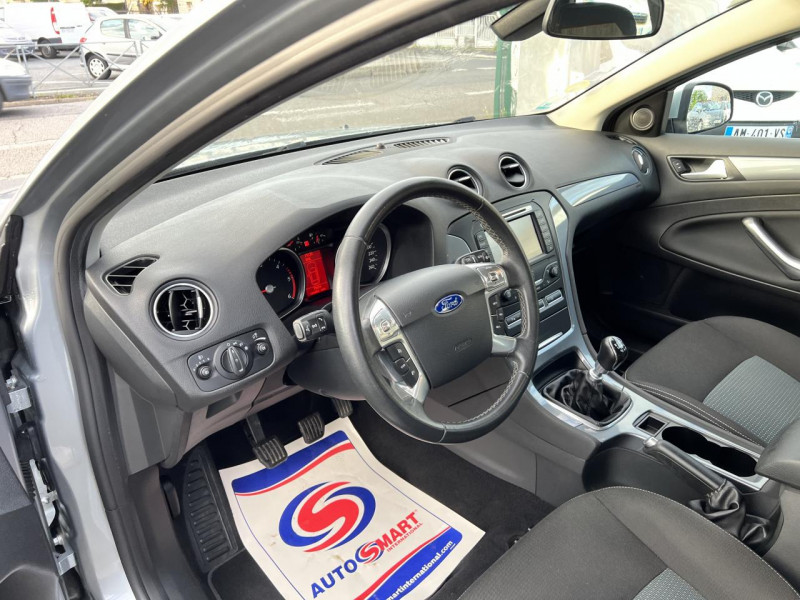 Photo 44 de l'offre de FORD MONDEO SW 2.0 TDCI FAP ECO - 140 EURO 5 BUSINESS NAV à 11490€ chez Triplo auto