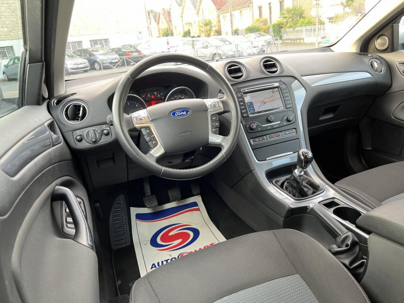Photo 40 de l'offre de FORD MONDEO SW 2.0 TDCI FAP ECO - 140 EURO 5 BUSINESS NAV à 11490€ chez Triplo auto