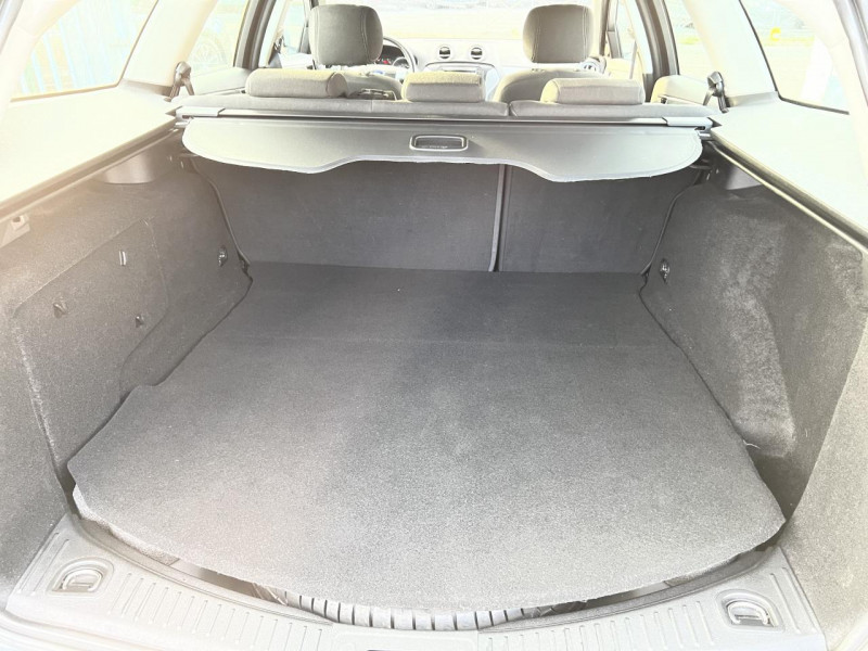 Photo 25 de l'offre de FORD MONDEO SW 2.0 TDCI FAP ECO - 140 EURO 5 BUSINESS NAV à 11490€ chez Triplo auto