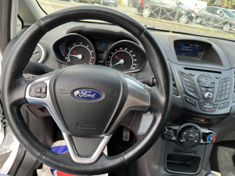 Photo 14 de l'offre de FORD FIESTA 1.25I - 82 TITANIUM CLIM à 11490€ chez Triplo auto