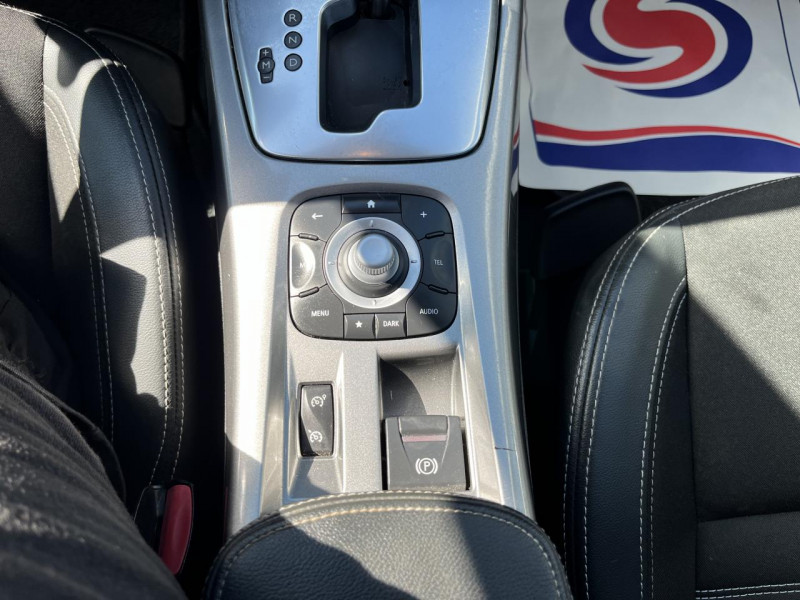 Photo 19 de l'offre de RENAULT LAGUNA ESTATE 1.5 DCI FAP - 110 - BVA BUSINES GPS   CLIM à 10490€ chez Triplo auto