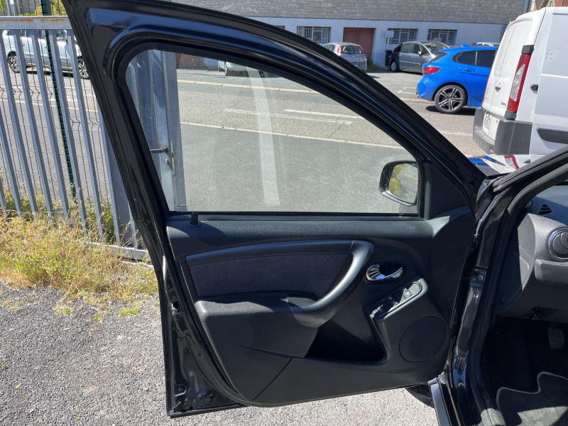 Photo 28 de l'offre de DACIA DUSTER 1.5 DCI FAP - 110 EURO 6 PRESTIGE GPS   CAMERA AR   ATTELAGE à 10990€ chez Triplo auto
