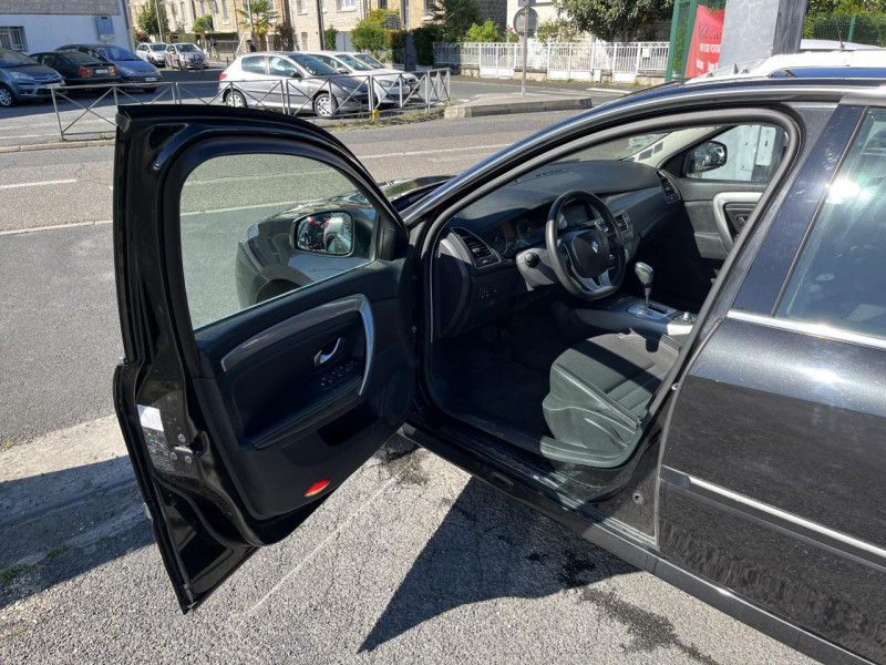 Photo 25 de l'offre de RENAULT LAGUNA ESTATE 1.5 DCI FAP - 110 - BVA BUSINES GPS   CLIM à 10490€ chez Triplo auto