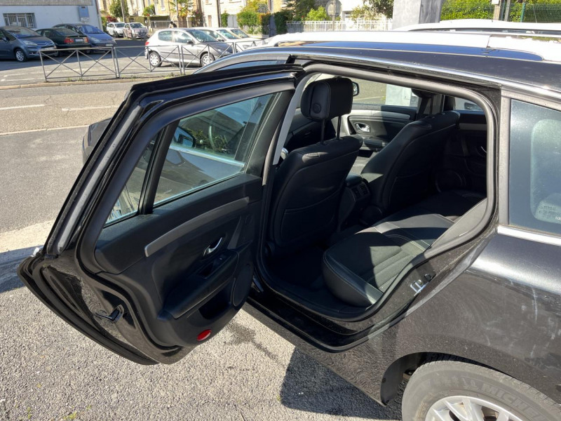Photo 29 de l'offre de RENAULT LAGUNA ESTATE 1.5 DCI FAP - 110 - BVA BUSINES GPS   CLIM à 10490€ chez Triplo auto