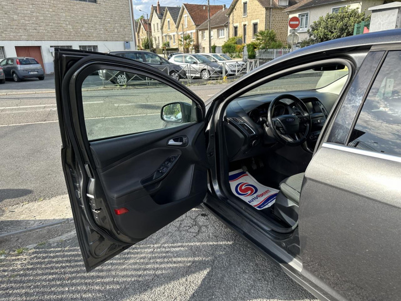 Photo 39 de l'offre de FORD FOCUS 1.5 TDCI - 120 S&S TITANIUM GPS   CLIM à 12990€ chez Triplo auto