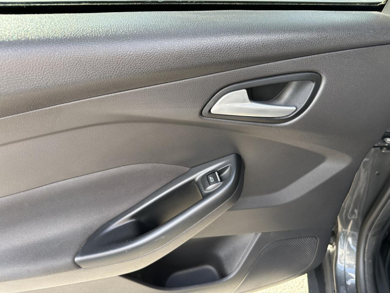 Photo 37 de l'offre de FORD FOCUS 1.5 TDCI - 120 S&S TITANIUM GPS   CLIM à 12990€ chez Triplo auto