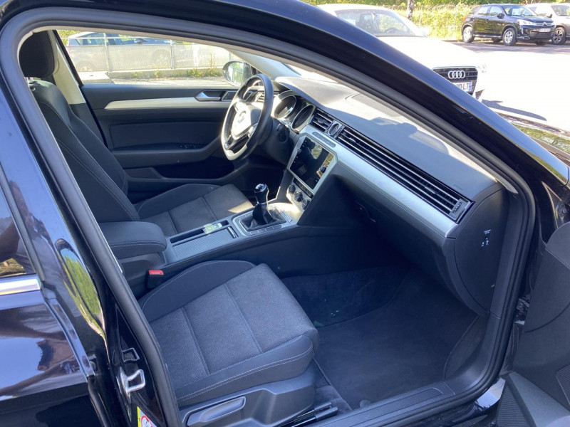 Photo 14 de l'offre de VOLKSWAGEN PASSAT SW 2.0 TDI BLUEMOTION - 150 CONFORTLINE 4X4 GPS   CAMERA AR à 17990€ chez Triplo auto