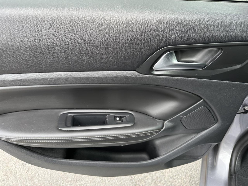 Photo 36 de l'offre de PEUGEOT 308  2.0 BLUEHDI - 150 FéLINE GPS   TOIT PANO à 11490€ chez Triplo auto