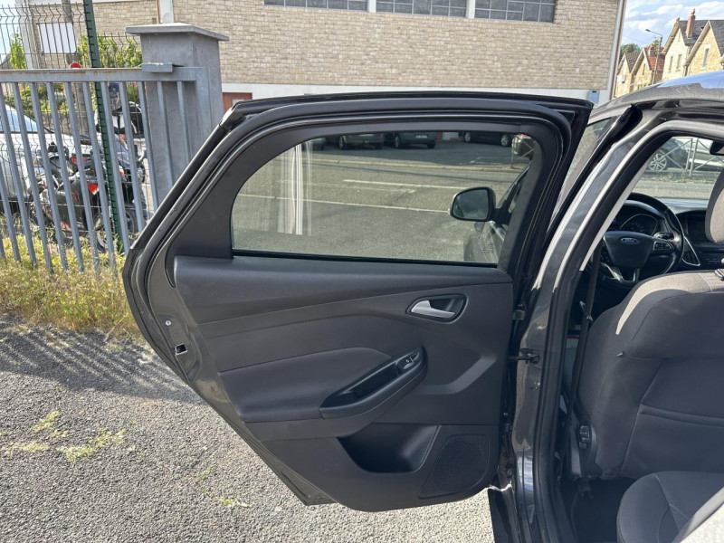 Photo 36 de l'offre de FORD FOCUS 1.5 TDCI - 120 S&S TITANIUM GPS   CLIM à 12990€ chez Triplo auto