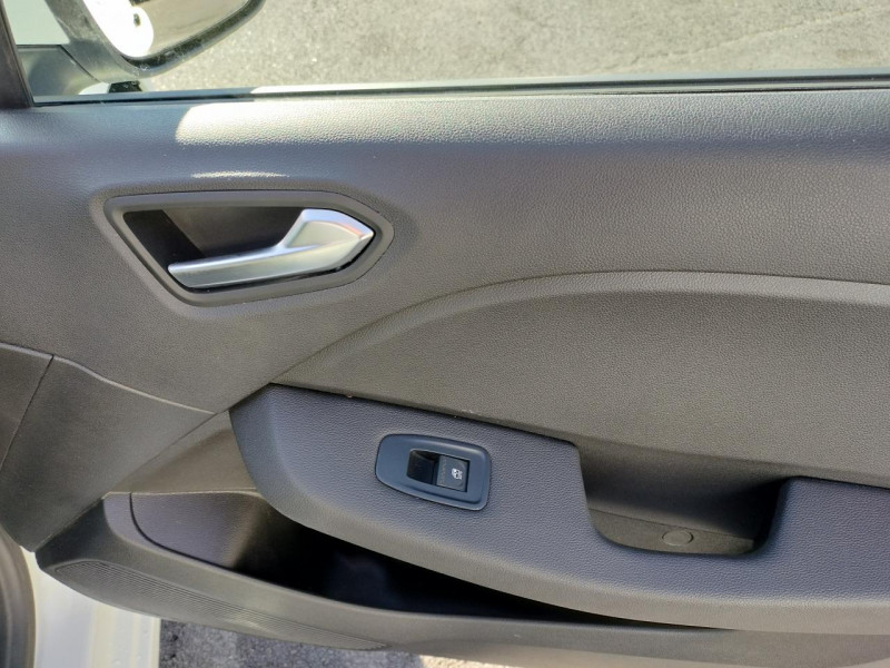 Photo 33 de l'offre de RENAULT CLIO 1.5 BLUE DCI - 85  V ZEN CLIM à 15990€ chez Triplo auto