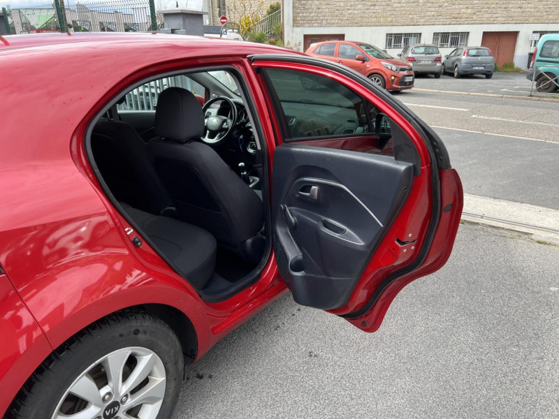 Photo 26 de l'offre de KIA RIO 1.2I - 85 URBAN CHIC CLIM à 9990€ chez Triplo auto