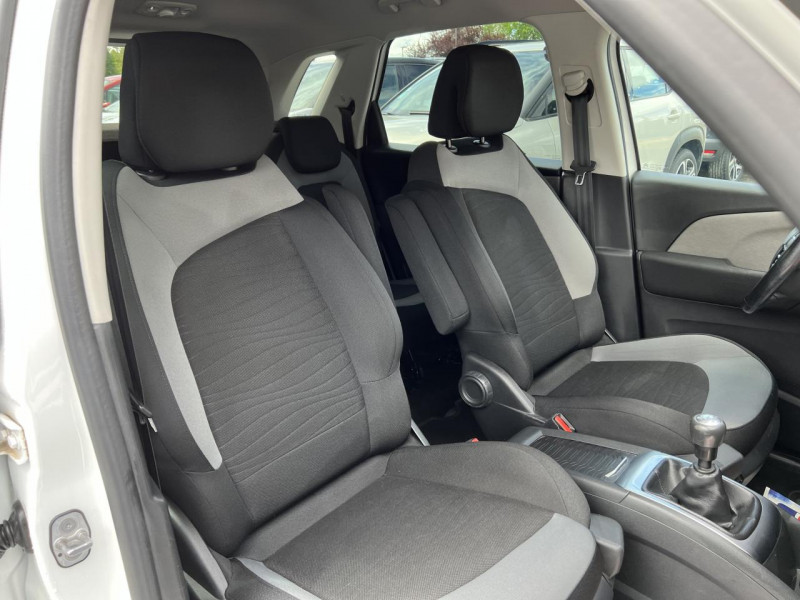 Photo 12 de l'offre de CITROEN C4 PICASSO 1.2 PURETECH - 130 S&S FEEL GPS   CLIM à 13990€ chez Triplo auto