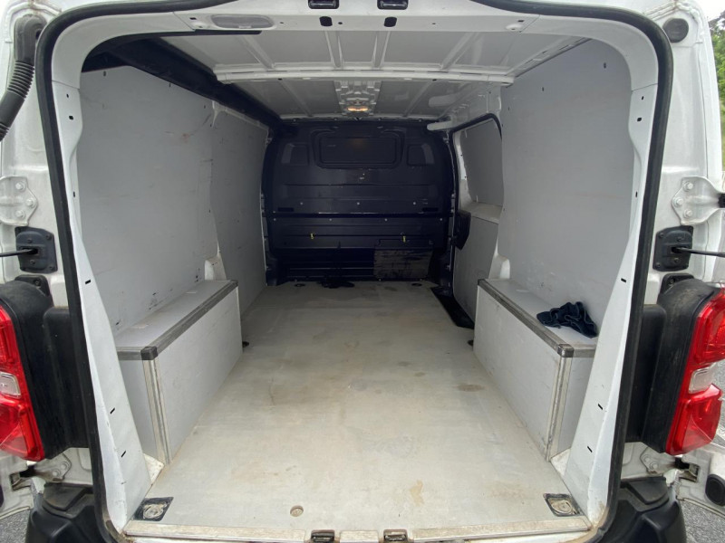 Photo 13 de l'offre de CITROEN JUMPY M 2.0 BLUEHDI - 120 S&S DRIVER CAMERA AR   ATTELAGE à 21990€ chez Triplo auto