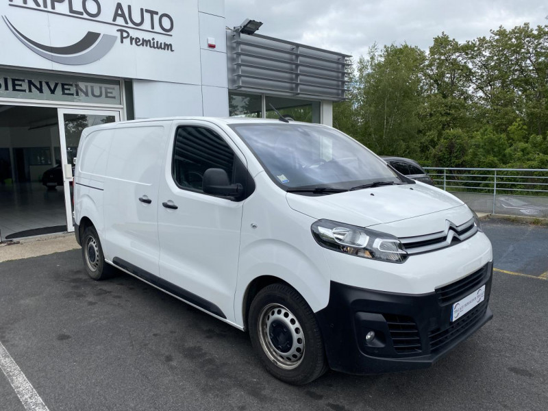 Photo 2 de l'offre de CITROEN JUMPY M 2.0 BLUEHDI - 120 S&S DRIVER CAMERA AR   ATTELAGE à 21990€ chez Triplo auto