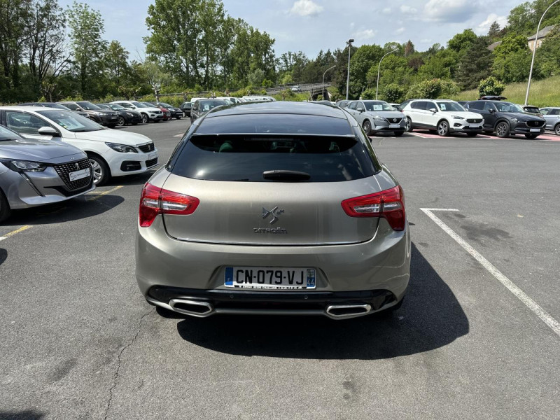 Photo 4 de l'offre de DS DS5 HYBRID4 2.0 HDI FAP - 163 BVA SPORT CHIC GPS à 14990€ chez Triplo auto