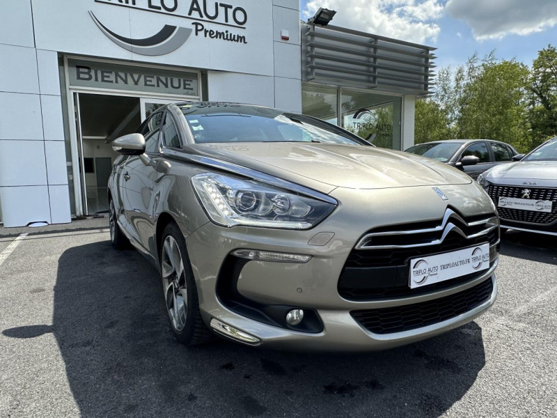 Photo 10 de l'offre de DS DS5 HYBRID4 2.0 HDI FAP - 163 BVA SPORT CHIC GPS à 14990€ chez Triplo auto