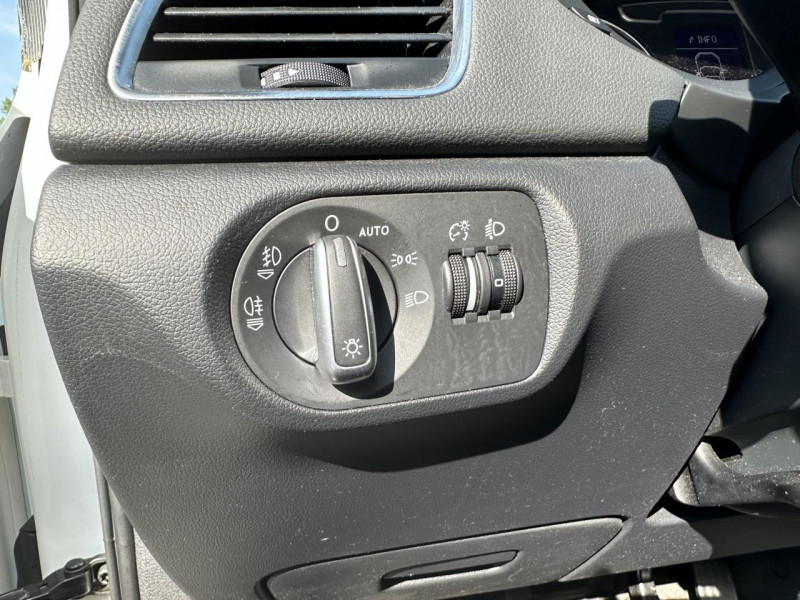 Photo 27 de l'offre de AUDI Q3 2.0 TDI DPF - 140 AMBIENTE CLIM à 15990€ chez Triplo auto