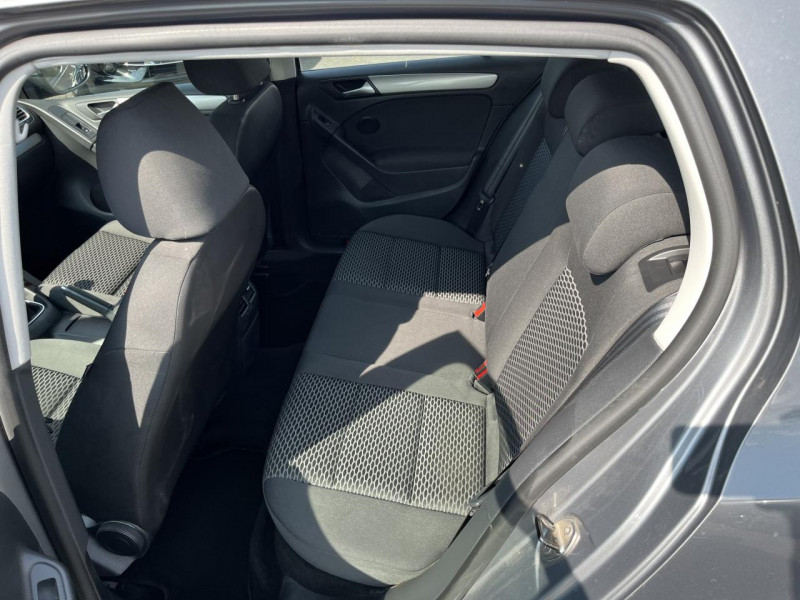 Photo 31 de l'offre de VOLKSWAGEN GOLF 2.0 TDI CR FAP - 110 TRENDLINE CLIM à 9490€ chez Triplo auto