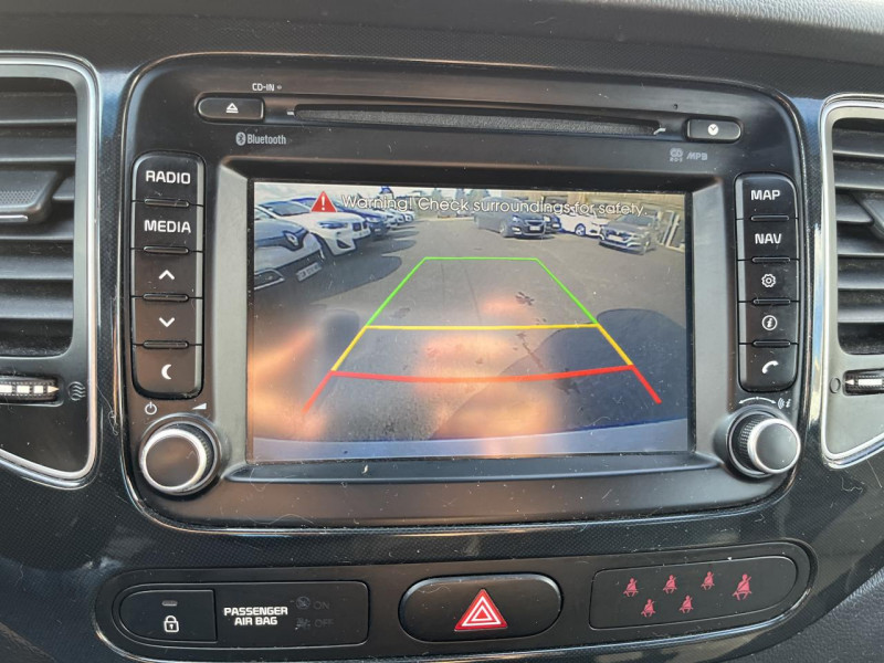 Photo 45 de l'offre de KIA CARENS 1.7 CRDI FAP - 141 - STOP&GO PREMIUM 7PL GPS à 12490€ chez Triplo auto