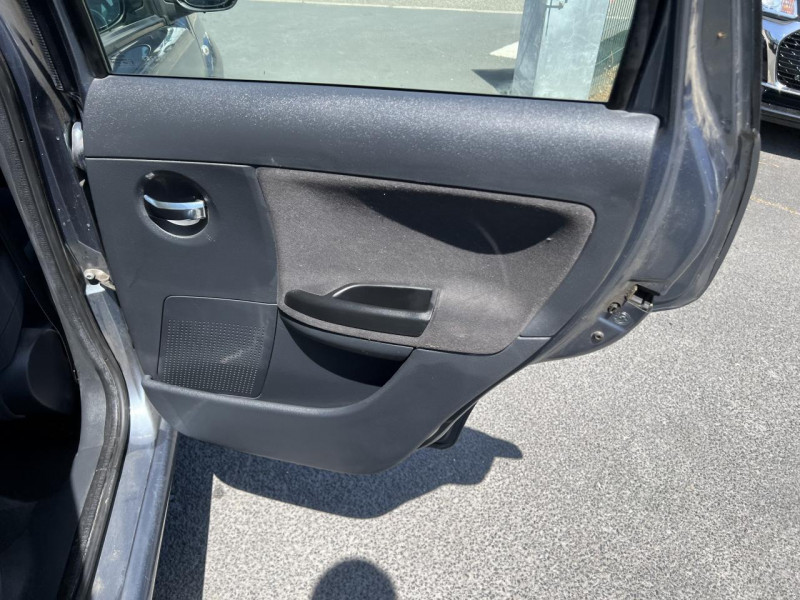 Photo 29 de l'offre de CITROEN C3 1.4 HDI - 70 CLIM   ATTELAGE à 5990€ chez Triplo auto