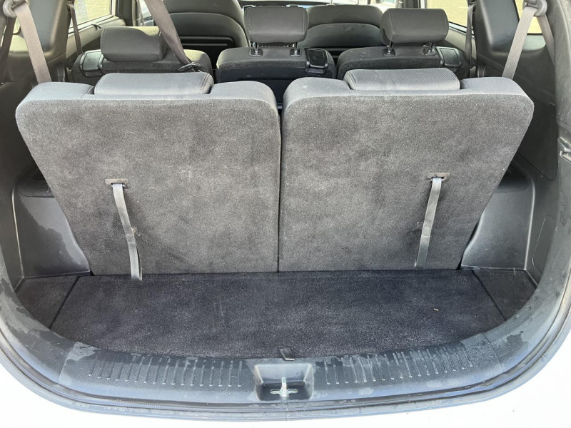 Photo 33 de l'offre de KIA CARENS 1.7 CRDI FAP - 141 - STOP&GO PREMIUM 7PL GPS à 12490€ chez Triplo auto