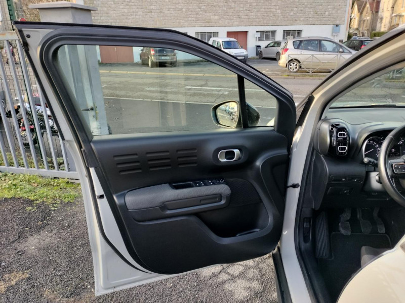 Photo 40 de l'offre de CITROEN C3 AIRCROSS 1.5 BHDI 100 S&S FEEL GPS RADAR AR à 12490€ chez Triplo auto