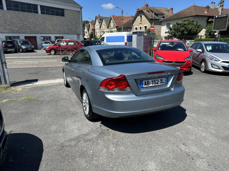 Photo 3 de l'offre de VOLVO C70 2.0 FAP - 136 COUPE CABRIOLET MOMENTUM CLIM à 11990€ chez Triplo auto