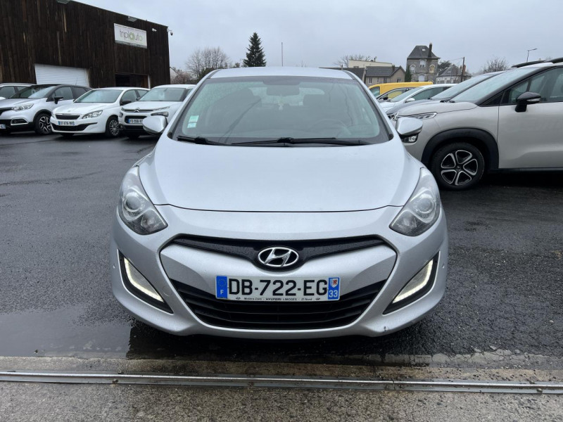 Photo 8 de l'offre de HYUNDAI I30 1.6 CRDI FAP - 110 PACK BUSINESS GPS   CAMERA AR à 10490€ chez Triplo auto