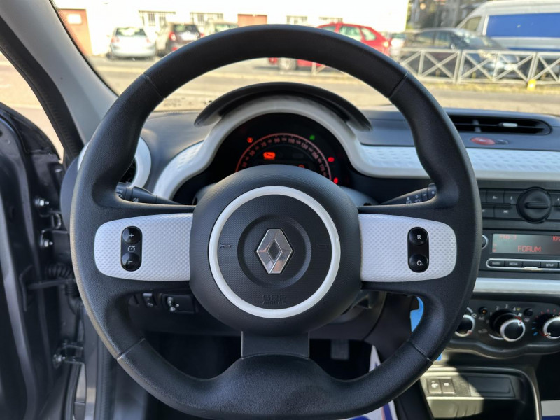 Photo 45 de l'offre de RENAULT TWINGO 0.9 TCE - 95 ZEN   CLIM à 11990€ chez Triplo auto