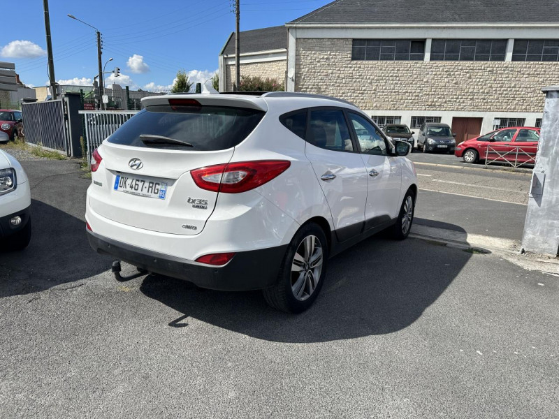 Photo 5 de l'offre de HYUNDAI IX35 2.0 CRDI - 136 4X4 PACK PREMIUM LIMITED TOIT OUVRANT   ATTELAGE à 13990€ chez Triplo auto