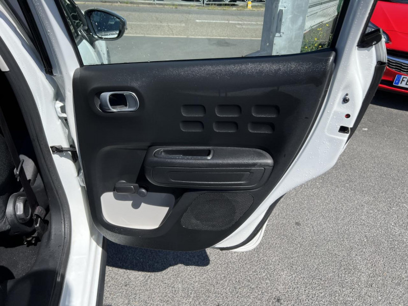 Photo 28 de l'offre de CITROEN C3 1.2 PURETECH - 82 FEEL   CLIM à 12990€ chez Triplo auto