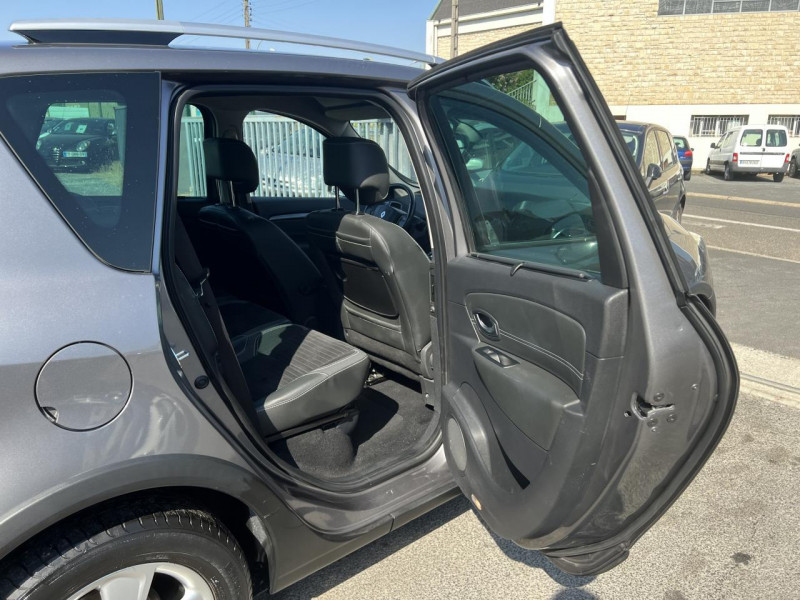 Photo 25 de l'offre de RENAULT SCENIC XMOD 1.5 DCI 110 BUSINESS GPS à 8490€ chez Triplo auto
