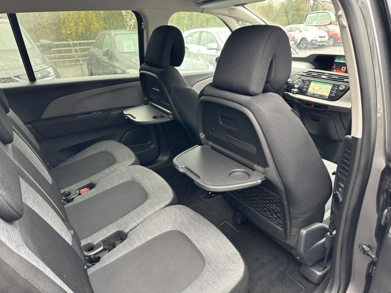 Photo 11 de l'offre de CITROEN C4 PICASSO GRAND 7PL 1.5 BLUEHDI - 130 S&S SHINE   ATTELAGE  à 17990€ chez Triplo auto