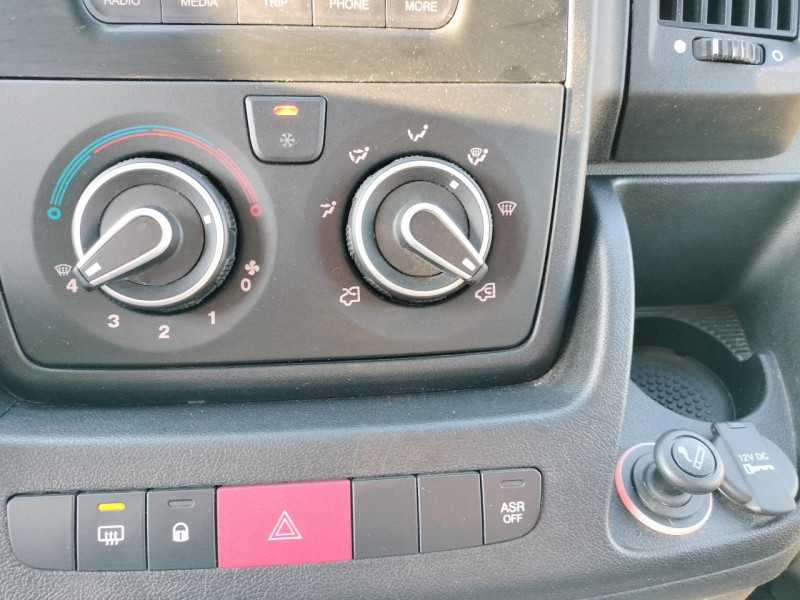 Photo 12 de l'offre de CITROEN JUMPER III CLUB 2.0 BHDI 110 CLIM TVA à 21990€ chez Triplo auto
