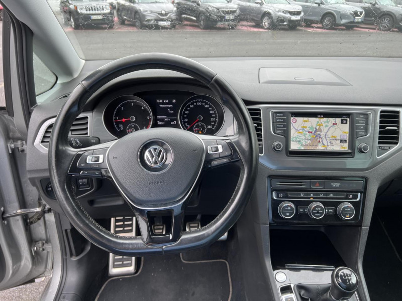 Photo 15 de l'offre de VOLKSWAGEN GOLF 1.6 TDI - 115 CONFORTLINE BUSINESS GPS   CLIM à 14990€ chez Triplo auto