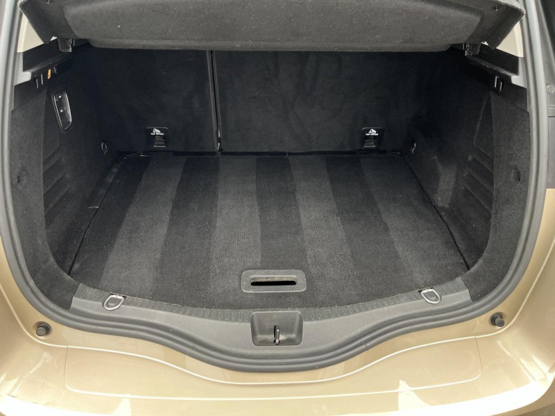 Photo 33 de l'offre de RENAULT SCENIC 1.6 ENERGY DCI - 130 BUSINESS GPS   CAMERA AR à 18490€ chez Triplo auto