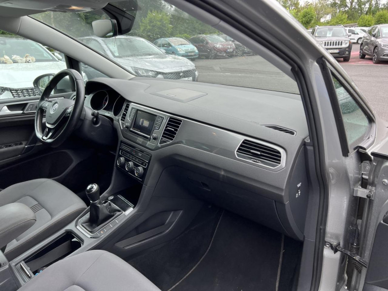 Photo 33 de l'offre de VOLKSWAGEN GOLF 1.6 TDI - 115 CONFORTLINE BUSINESS GPS   CLIM à 14990€ chez Triplo auto